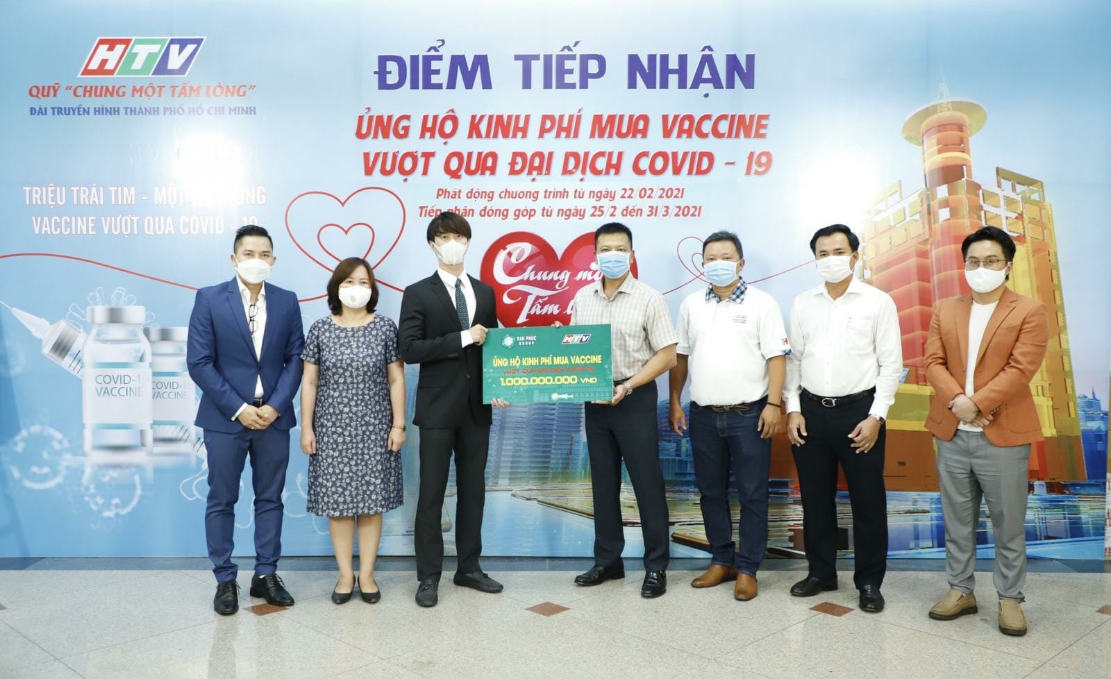 van phuc group ung ho 1 ty dong mua vaccine chung tay day lui covid 19