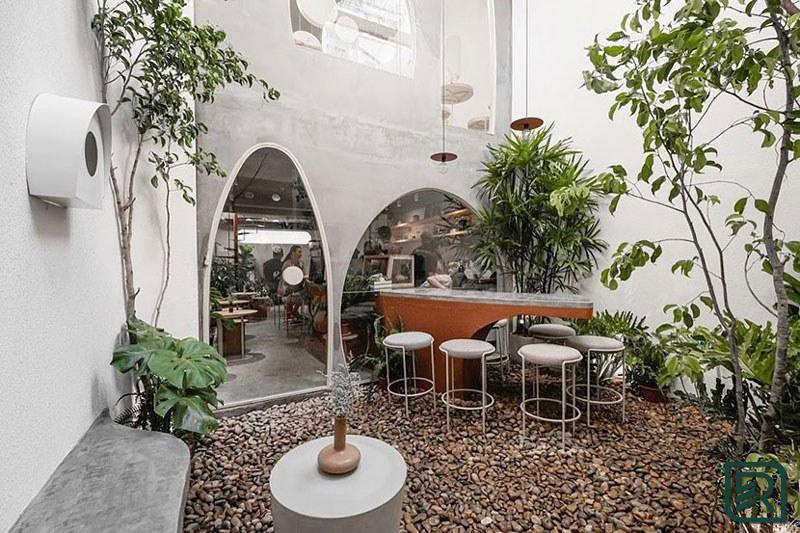 Phong cách thiết kế quán cafe sân vườn cải tạo từ một ngôi nhà vừa tiết kiệm chi phí vừa tiết kiệm thời gian tìm kiếm mặt bằng