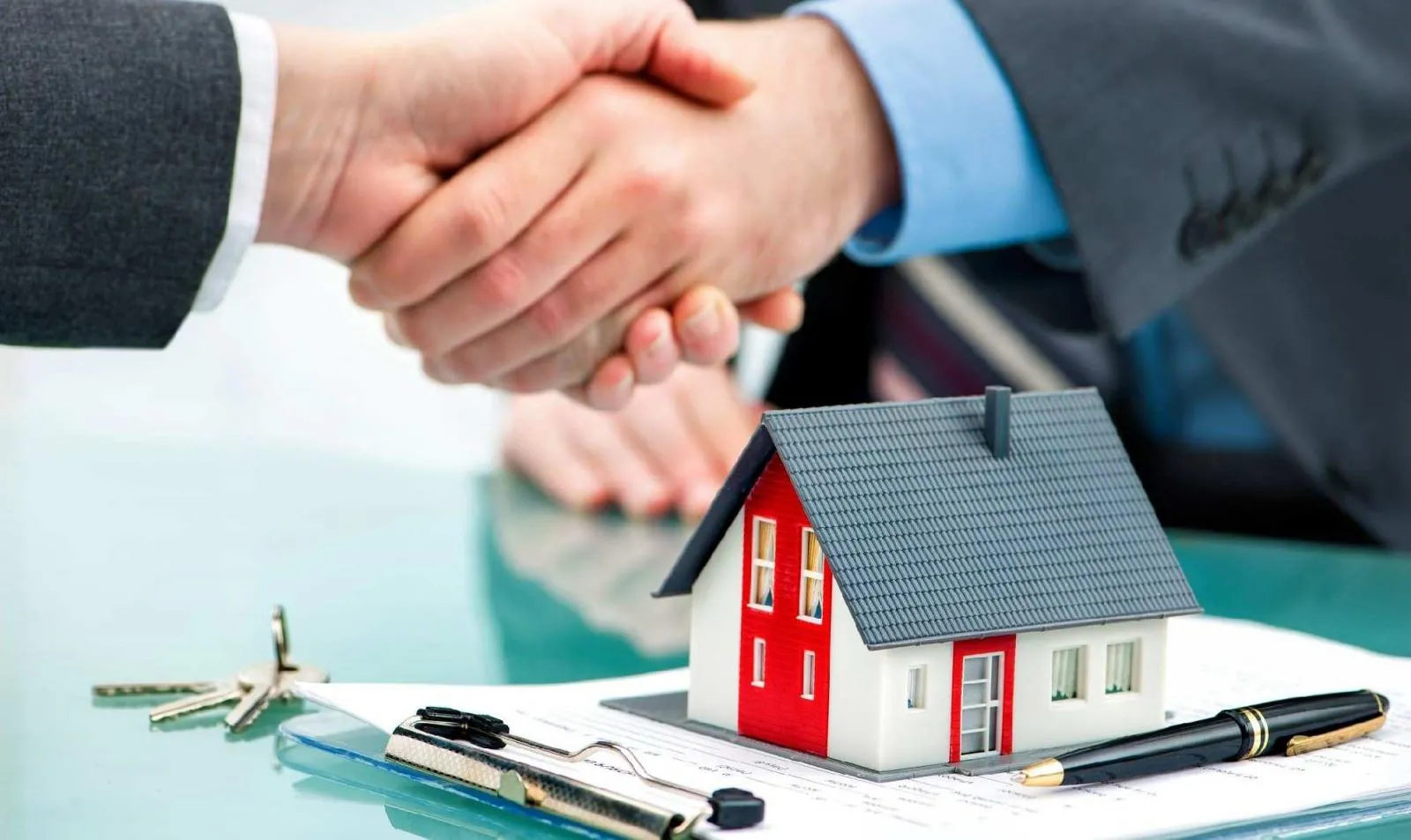 Tính thuế thu nhập cá nhân từ chuyển nhượng đất theo bảng giá đất mới từ năm 2025