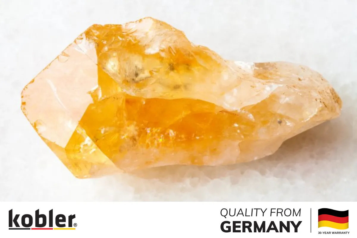 Quả cầu đá thạch anh vàng Citrine biểu tượng cho tài lộc và thịnh vượng