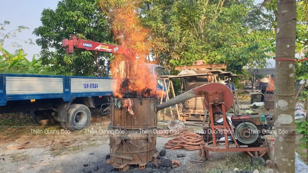 Chi tiết hoa văn trên vật phẩm phong thủy thể hiện sự tỉ mỉ và giá trị nghệ thuật