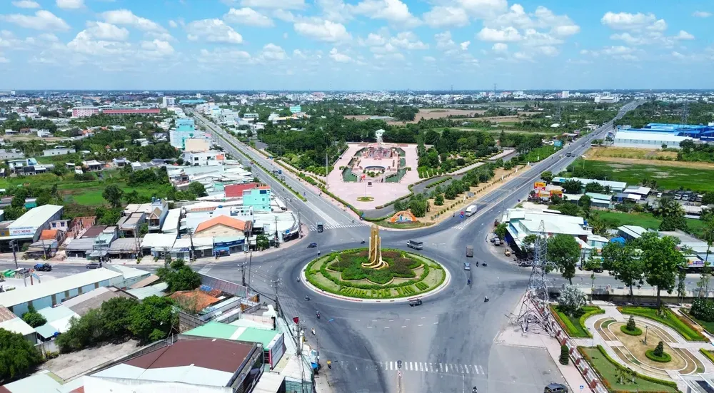 Một góc đô thị thành phố Tân An Long An, trung tâm hành chính tỉnh mới sau sáp nhập với Tây Ninh, thúc đẩy bất động sản đô thị phát triển.