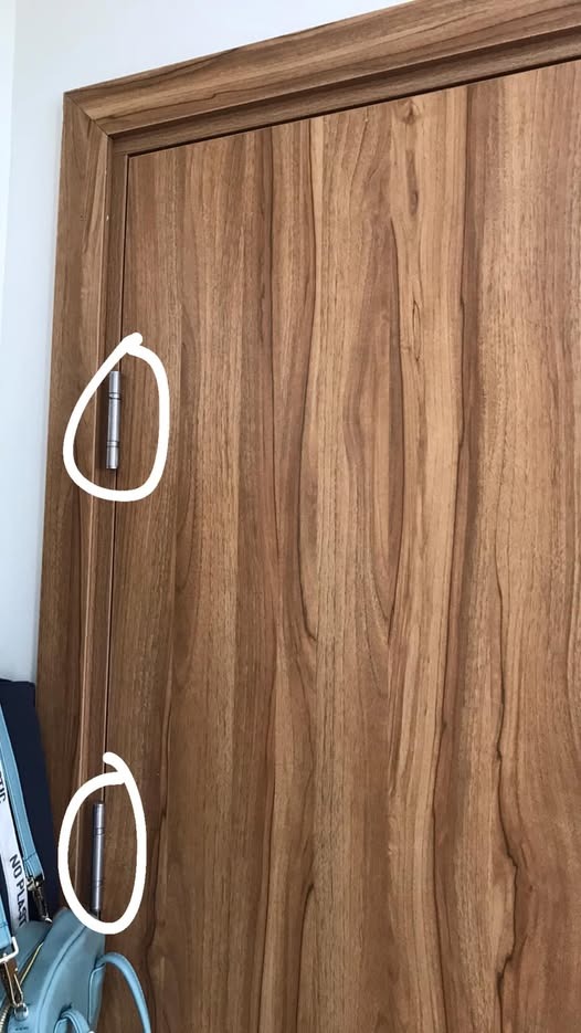 Cửa chính phạm 5 lỗi phong thủy này: Làm ăn trục trặc, con c - Hinh 3