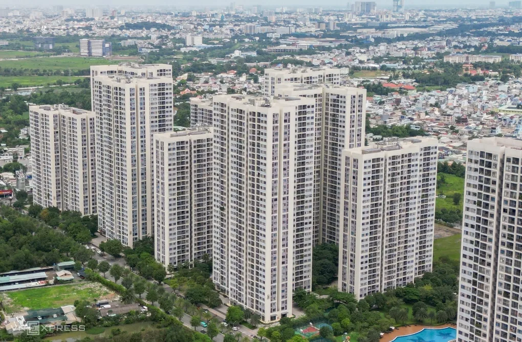 Biểu đồ giá chung cư và đất nền giảm nhiệt.
